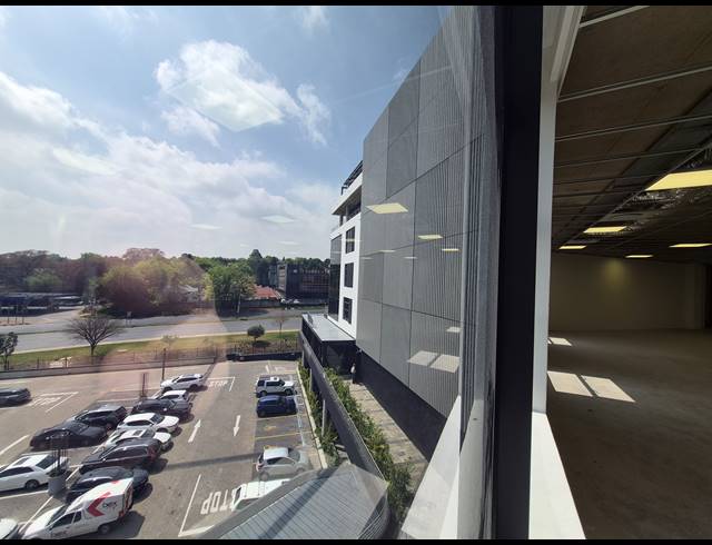 512M² OFFICE TO LET IN GLENADRIENNE EAST